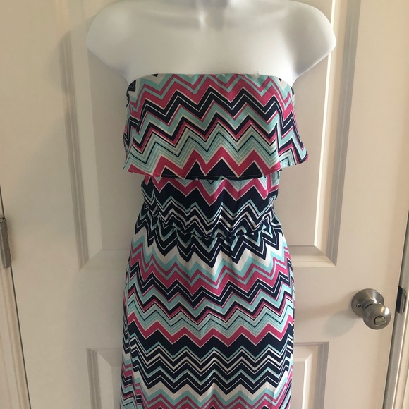 Charlotte Russe Dresses & Skirts - Strapless chevron maxi dress